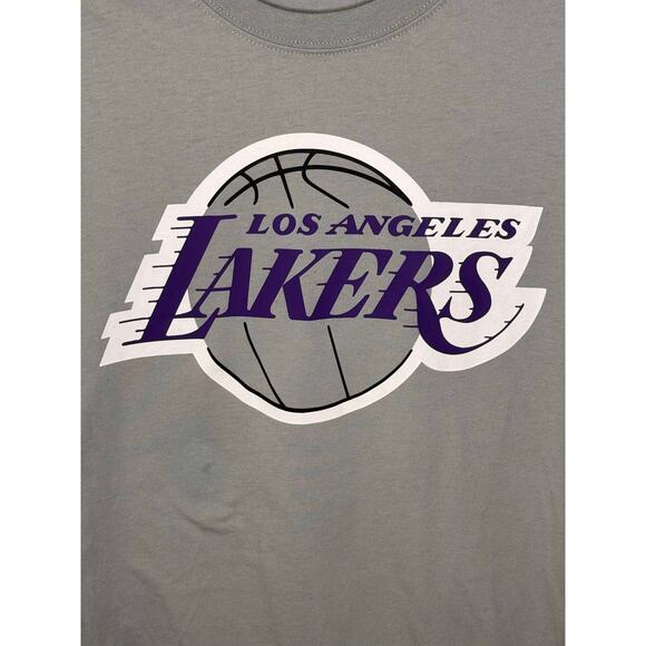NBA Other - NBA LA Lakers Lebron James Men’s Gray short sleeve Crew Neck T-Shirt size Large